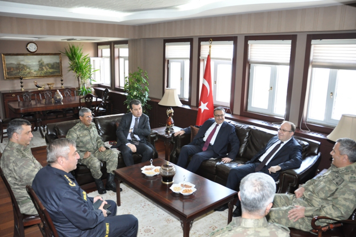 Batman ve Siirt Valileri DİKA için Şırnak’ta